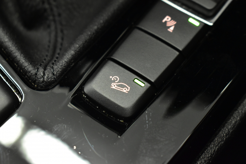 BMW X2 Xﾄﾞﾗｲﾌﾞ20i MｽﾎﾟｰﾂX 1ｵｰﾅｰ ｱﾄﾞﾊﾞﾝｽﾄﾞｱｸﾃｨﾌﾞｾｰﾌﾃｨ‐&ﾊｲﾗｲﾝ&ｺﾝﾌｫｰﾄP 追従ACC HUD ﾋｰﾀｰ付電動黒革 衝突軽減ﾌﾞﾚｰｷ 車線逸脱&歩行者警告  19AW ﾀｯﾁﾊﾟﾈﾙﾅﾋﾞ Bｶﾒﾗ 前後PDC Pｱｼｽﾄ 電動Rｹﾞｰﾄ 2年保証