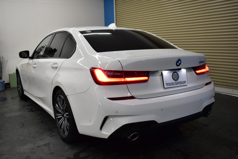 BMW 3シリーズ 320i Mｽﾎﾟｰﾂ G20型 ｺﾝﾌｫｰﾄP 全周囲ｶﾒﾗ3Dﾋﾞｭｰ ﾜｲﾔﾚｽ充電 電動ﾄﾗﾝｸ ﾋｰﾀｰ付ｱﾙｶﾝﾀｰﾗｺﾝﾋﾞ ﾀｯﾁﾊﾟﾈﾙﾅﾋﾞ ｱｯﾌﾟﾙｶｰﾌﾟﾚｲ 追従ACC LEDﾍｯﾄﾞﾗｲﾄ 側面衝突&車線変更&逸脱&歩行者警告 液晶ﾒｰﾀｰ 後退ｱｼｽﾄ Pｱｼｽﾄ 2年保証