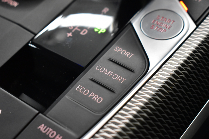 BMW 3シリーズ 320i Mｽﾎﾟｰﾂ G20型 ｺﾝﾌｫｰﾄP 全周囲ｶﾒﾗ3Dﾋﾞｭｰ ﾜｲﾔﾚｽ充電 電動ﾄﾗﾝｸ ﾋｰﾀｰ付ｱﾙｶﾝﾀｰﾗｺﾝﾋﾞ ﾀｯﾁﾊﾟﾈﾙﾅﾋﾞ ｱｯﾌﾟﾙｶｰﾌﾟﾚｲ 追従ACC LEDﾍｯﾄﾞﾗｲﾄ 側面衝突&車線変更&逸脱&歩行者警告 液晶ﾒｰﾀｰ 後退ｱｼｽﾄ Pｱｼｽﾄ 2年保証