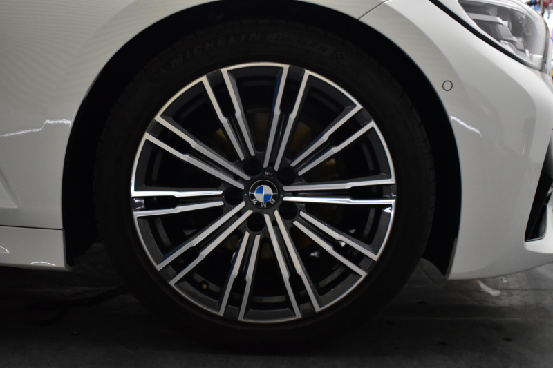 BMW 3シリーズ 320i Mｽﾎﾟｰﾂ G20型 ｺﾝﾌｫｰﾄP 全周囲ｶﾒﾗ3Dﾋﾞｭｰ ﾜｲﾔﾚｽ充電 電動ﾄﾗﾝｸ ﾋｰﾀｰ付ｱﾙｶﾝﾀｰﾗｺﾝﾋﾞ ﾀｯﾁﾊﾟﾈﾙﾅﾋﾞ ｱｯﾌﾟﾙｶｰﾌﾟﾚｲ 追従ACC LEDﾍｯﾄﾞﾗｲﾄ 側面衝突&車線変更&逸脱&歩行者警告 液晶ﾒｰﾀｰ 後退ｱｼｽﾄ Pｱｼｽﾄ 2年保証