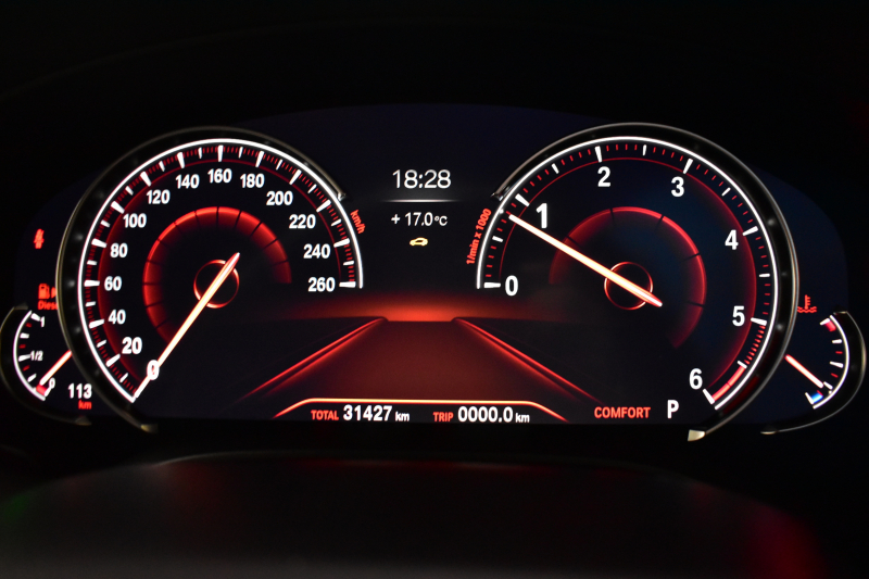 BMW 5シリーズ 523d Mｽﾎﾟｰﾂ G30型 ﾊｲﾗｲﾝP 全席ﾋｰﾀｰ付黒革 LEDﾍｯﾄﾞﾗｲﾄ 追従ACC HUD ｼﾞｪｽﾁｬｰｺﾝﾄﾛｰﾙ ﾜｲﾔﾚｽﾁｬｰｼﾞ 車線変更&逸脱警告 衝突軽減B ﾀｯﾁﾊﾟﾈﾙ対応iﾄﾞﾗｲﾌﾞHDDﾅﾋﾞﾌﾙｾｸﾞ 3Dﾋﾞｭｰ Bｶﾒﾗ 液晶ﾒｰﾀｰﾊﾟﾈﾙ 電動ﾄﾗﾝｸ 社外19AW 2年保証