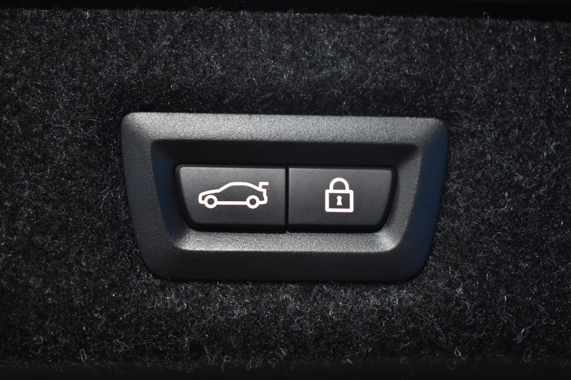 BMW 5シリーズ 523d Mｽﾎﾟｰﾂ G30型 ﾊｲﾗｲﾝP 全席ﾋｰﾀｰ付黒革 LEDﾍｯﾄﾞﾗｲﾄ 追従ACC HUD ｼﾞｪｽﾁｬｰｺﾝﾄﾛｰﾙ ﾜｲﾔﾚｽﾁｬｰｼﾞ 車線変更&逸脱警告 衝突軽減B ﾀｯﾁﾊﾟﾈﾙ対応iﾄﾞﾗｲﾌﾞHDDﾅﾋﾞﾌﾙｾｸﾞ 3Dﾋﾞｭｰ Bｶﾒﾗ 液晶ﾒｰﾀｰﾊﾟﾈﾙ 電動ﾄﾗﾝｸ 社外19AW 2年保証