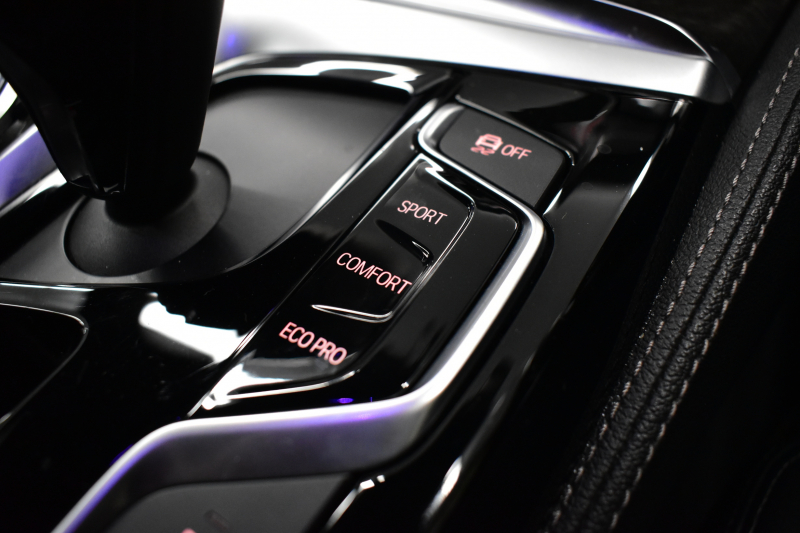 BMW 5シリーズ 523d Mｽﾎﾟｰﾂ G30型 ﾊｲﾗｲﾝP 全席ﾋｰﾀｰ付黒革 LEDﾍｯﾄﾞﾗｲﾄ 追従ACC HUD ｼﾞｪｽﾁｬｰｺﾝﾄﾛｰﾙ ﾜｲﾔﾚｽﾁｬｰｼﾞ 車線変更&逸脱警告 衝突軽減B ﾀｯﾁﾊﾟﾈﾙ対応iﾄﾞﾗｲﾌﾞHDDﾅﾋﾞﾌﾙｾｸﾞ 3Dﾋﾞｭｰ Bｶﾒﾗ 液晶ﾒｰﾀｰﾊﾟﾈﾙ 電動ﾄﾗﾝｸ 社外19AW 2年保証