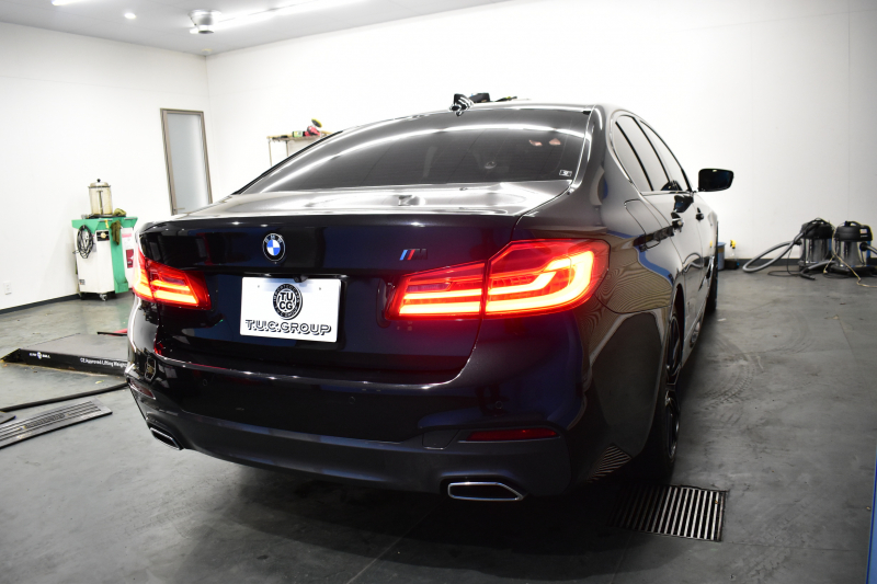 BMW 5シリーズ 523d Mｽﾎﾟｰﾂ G30型 ﾊｲﾗｲﾝP 全席ﾋｰﾀｰ付黒革 LEDﾍｯﾄﾞﾗｲﾄ 追従ACC HUD ｼﾞｪｽﾁｬｰｺﾝﾄﾛｰﾙ ﾜｲﾔﾚｽﾁｬｰｼﾞ 車線変更&逸脱警告 衝突軽減B ﾀｯﾁﾊﾟﾈﾙ対応iﾄﾞﾗｲﾌﾞHDDﾅﾋﾞﾌﾙｾｸﾞ 3Dﾋﾞｭｰ Bｶﾒﾗ 液晶ﾒｰﾀｰﾊﾟﾈﾙ 電動ﾄﾗﾝｸ 社外19AW 2年保証