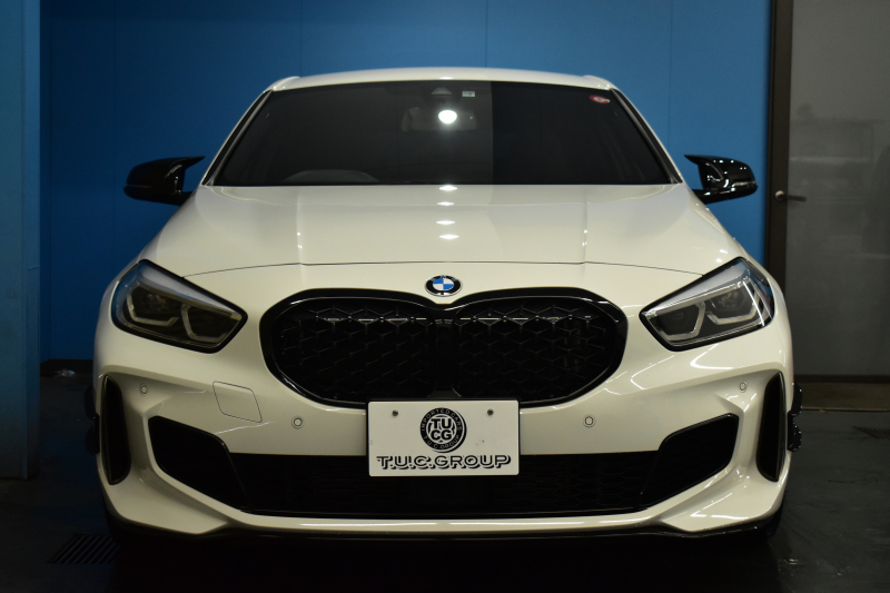 BMW 1シリーズ M135i xDrive ﾌﾙﾀｲﾑ4WD ﾃﾞﾋﾞｭｰ&ｺﾝﾌｫｰﾄ&ﾅﾋﾞｹﾞｰｼｮﾝP ｱﾙｶﾝﾀｰﾗMｽﾎﾟｰﾂｼｰﾄ&ﾌﾞﾚｰｷ 可変ｻｽ Mﾊﾟﾌｫﾘｱｽﾎﾟｲﾗｰ&ﾌﾘｯｸ&ｻｲﾄﾞｽﾃｯｶｰ ACC ﾗｲﾌﾞｺｯｸﾋﾟｯﾄ ﾀｯﾁﾊﾟﾈﾙﾅﾋﾞ ｱｯﾌﾟﾙｶｰﾌﾟﾚｲ ﾍｷｻｺﾞﾅﾙLEDﾍｯﾄﾞﾗｲﾄ 2年保証