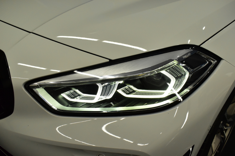 BMW 1シリーズ M135i xDrive ﾌﾙﾀｲﾑ4WD ﾃﾞﾋﾞｭｰ&ｺﾝﾌｫｰﾄ&ﾅﾋﾞｹﾞｰｼｮﾝP ｱﾙｶﾝﾀｰﾗMｽﾎﾟｰﾂｼｰﾄ&ﾌﾞﾚｰｷ 可変ｻｽ Mﾊﾟﾌｫﾘｱｽﾎﾟｲﾗｰ&ﾌﾘｯｸ&ｻｲﾄﾞｽﾃｯｶｰ ACC ﾗｲﾌﾞｺｯｸﾋﾟｯﾄ ﾀｯﾁﾊﾟﾈﾙﾅﾋﾞ ｱｯﾌﾟﾙｶｰﾌﾟﾚｲ ﾍｷｻｺﾞﾅﾙLEDﾍｯﾄﾞﾗｲﾄ 2年保証