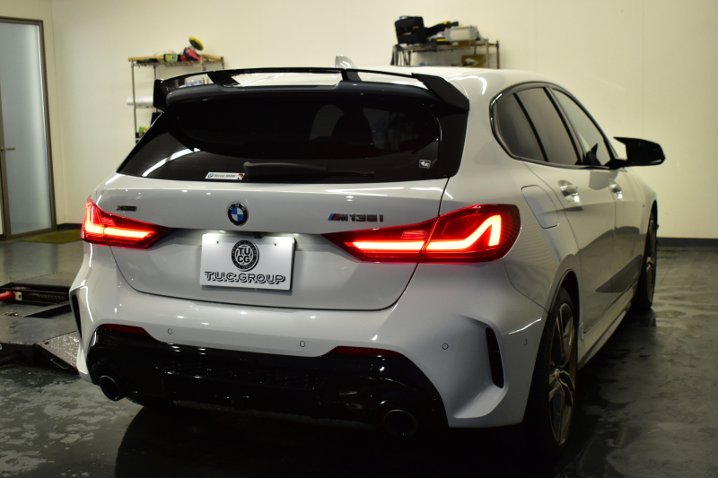 BMW 1シリーズ M135i xDrive ﾌﾙﾀｲﾑ4WD ﾃﾞﾋﾞｭｰ&ｺﾝﾌｫｰﾄ&ﾅﾋﾞｹﾞｰｼｮﾝP ｱﾙｶﾝﾀｰﾗMｽﾎﾟｰﾂｼｰﾄ&ﾌﾞﾚｰｷ 可変ｻｽ Mﾊﾟﾌｫﾘｱｽﾎﾟｲﾗｰ&ﾌﾘｯｸ&ｻｲﾄﾞｽﾃｯｶｰ ACC ﾗｲﾌﾞｺｯｸﾋﾟｯﾄ ﾀｯﾁﾊﾟﾈﾙﾅﾋﾞ ｱｯﾌﾟﾙｶｰﾌﾟﾚｲ ﾍｷｻｺﾞﾅﾙLEDﾍｯﾄﾞﾗｲﾄ 2年保証