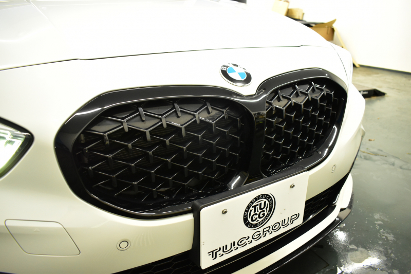 BMW 1シリーズ M135i xDrive ﾌﾙﾀｲﾑ4WD ﾃﾞﾋﾞｭｰ&ｺﾝﾌｫｰﾄ&ﾅﾋﾞｹﾞｰｼｮﾝP ｱﾙｶﾝﾀｰﾗMｽﾎﾟｰﾂｼｰﾄ&ﾌﾞﾚｰｷ 可変ｻｽ Mﾊﾟﾌｫﾘｱｽﾎﾟｲﾗｰ&ﾌﾘｯｸ&ｻｲﾄﾞｽﾃｯｶｰ ACC ﾗｲﾌﾞｺｯｸﾋﾟｯﾄ ﾀｯﾁﾊﾟﾈﾙﾅﾋﾞ ｱｯﾌﾟﾙｶｰﾌﾟﾚｲ ﾍｷｻｺﾞﾅﾙLEDﾍｯﾄﾞﾗｲﾄ 2年保証