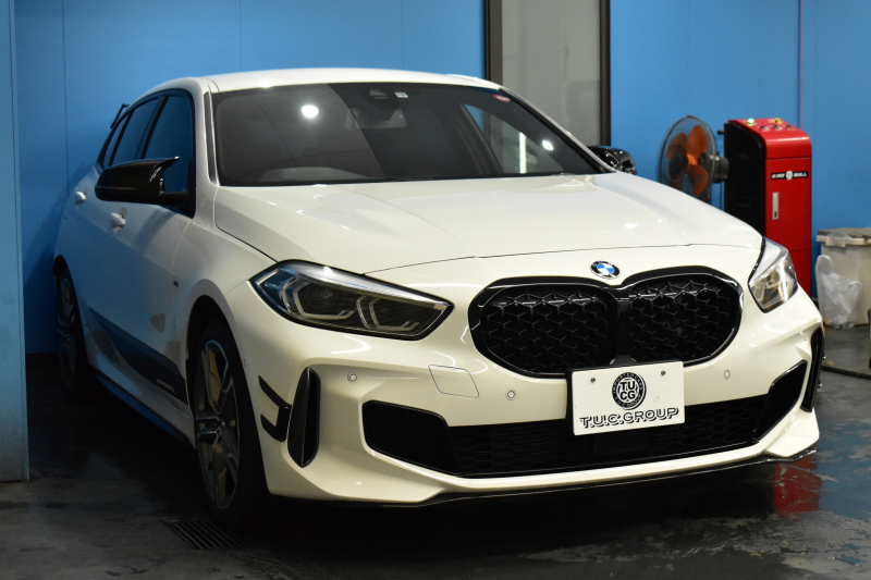 BMW 1シリーズ M135i xDrive ﾌﾙﾀｲﾑ4WD ﾃﾞﾋﾞｭｰ&ｺﾝﾌｫｰﾄ&ﾅﾋﾞｹﾞｰｼｮﾝP ｱﾙｶﾝﾀｰﾗMｽﾎﾟｰﾂｼｰﾄ&ﾌﾞﾚｰｷ 可変ｻｽ Mﾊﾟﾌｫﾘｱｽﾎﾟｲﾗｰ&ﾌﾘｯｸ&ｻｲﾄﾞｽﾃｯｶｰ ACC ﾗｲﾌﾞｺｯｸﾋﾟｯﾄ ﾀｯﾁﾊﾟﾈﾙﾅﾋﾞ ｱｯﾌﾟﾙｶｰﾌﾟﾚｲ ﾍｷｻｺﾞﾅﾙLEDﾍｯﾄﾞﾗｲﾄ 2年保証