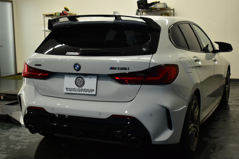 BMW 1シリーズ M135i xDrive ﾌﾙﾀｲﾑ4WD ﾃﾞﾋﾞｭｰ&ｺﾝﾌｫｰﾄ&ﾅﾋﾞｹﾞｰｼｮﾝP ｱﾙｶﾝﾀｰﾗMｽﾎﾟｰﾂｼｰﾄ&ﾌﾞﾚｰｷ 可変ｻｽ Mﾊﾟﾌｫﾘｱｽﾎﾟｲﾗｰ&ﾌﾘｯｸ&ｻｲﾄﾞｽﾃｯｶｰ ACC ﾗｲﾌﾞｺｯｸﾋﾟｯﾄ ﾀｯﾁﾊﾟﾈﾙﾅﾋﾞ ｱｯﾌﾟﾙｶｰﾌﾟﾚｲ ﾍｷｻｺﾞﾅﾙLEDﾍｯﾄﾞﾗｲﾄ 2年保証