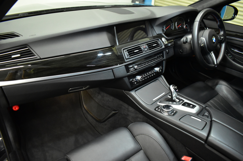 BMW Mシリーズ M5 LCI後期 7速DCT ｻﾝR 20AW ﾋｰﾀｰ&ﾍﾞﾝﾁﾚｰﾀｰ黒革 HUD Mﾀﾞｲﾅﾐｯｸﾀﾞﾝﾋﾟﾝｸﾞｺﾝﾄﾛｰﾙ 車線変更&逸脱&歩行者警告 衝突軽減 TOPﾋﾞｭｰ＆ﾌﾛﾝﾄSｶﾒﾗ 電動ﾄﾗﾝｸ 全ﾄﾞｱｲｰｼﾞｰｸﾛｰｼﾞｬｰ ﾀｯﾁﾊﾟｯﾄﾞﾅﾋﾞﾌﾙｾｸﾞTV ﾊｰﾏﾝｶｰﾄﾞﾝ Mｽﾎﾟｰﾂﾌﾞﾚ