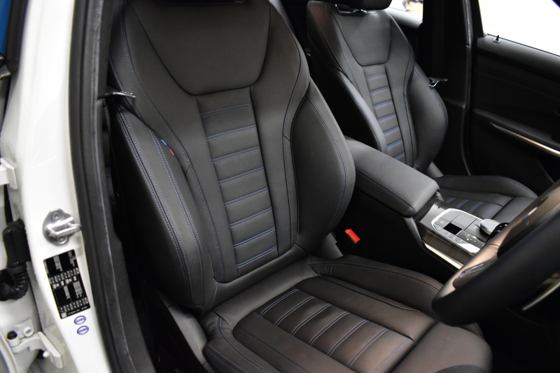 BMW 3シリーズ 330i Mｽﾎﾟｰﾂ G20型 高出力 1ｵｰﾅｰ ﾃﾞﾋﾞｭｰ&ｲﾉﾍﾞｰｼｮﾝ&ｺﾝﾌｫｰﾄP ﾚｰｻﾞｰLEDﾗｲﾄ ﾋｰﾀｰ付黒革 ACC HUD 19AW Mｽﾎﾟｰﾂﾌﾞﾚｰｷ 全周囲ｶﾒﾗ3Dﾋﾞｭｰ ｼﾞｪｽﾁｬｰｺﾝﾄﾛｰﾙ付ﾀｯﾁﾊﾟﾈﾙﾅﾋﾞ ｱｯﾌﾟﾙｶｰﾌﾟﾚｲ ﾜｲﾔﾚｽ充電 2年保証