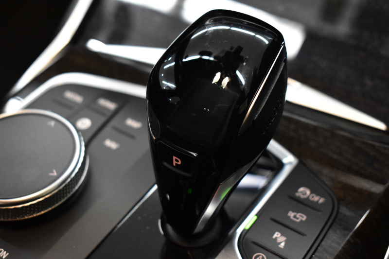 BMW 3シリーズ 330i Mｽﾎﾟｰﾂ G20型 高出力 1ｵｰﾅｰ ﾃﾞﾋﾞｭｰ&ｲﾉﾍﾞｰｼｮﾝ&ｺﾝﾌｫｰﾄP ﾚｰｻﾞｰLEDﾗｲﾄ ﾋｰﾀｰ付黒革 ACC HUD 19AW Mｽﾎﾟｰﾂﾌﾞﾚｰｷ 全周囲ｶﾒﾗ3Dﾋﾞｭｰ ｼﾞｪｽﾁｬｰｺﾝﾄﾛｰﾙ付ﾀｯﾁﾊﾟﾈﾙﾅﾋﾞ ｱｯﾌﾟﾙｶｰﾌﾟﾚｲ ﾜｲﾔﾚｽ充電 2年保証