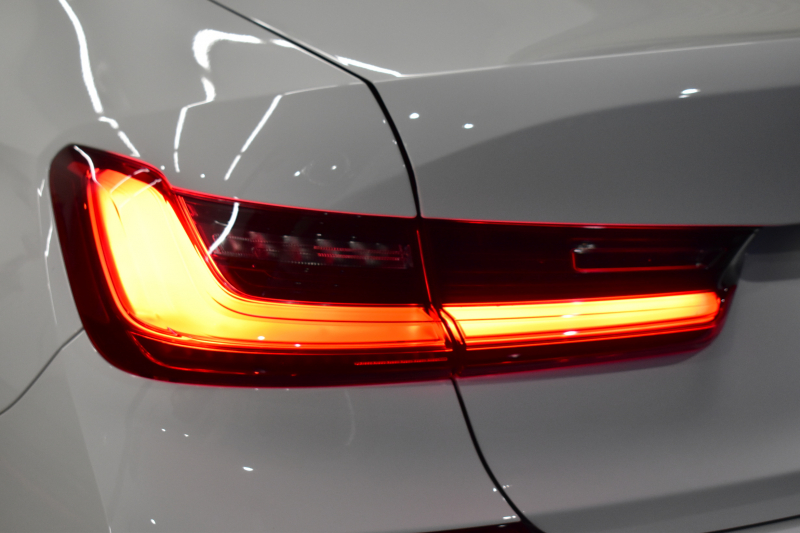 BMW 3シリーズ 330i Mｽﾎﾟｰﾂ G20型 高出力 1ｵｰﾅｰ ﾃﾞﾋﾞｭｰ&ｲﾉﾍﾞｰｼｮﾝ&ｺﾝﾌｫｰﾄP ﾚｰｻﾞｰLEDﾗｲﾄ ﾋｰﾀｰ付黒革 ACC HUD 19AW Mｽﾎﾟｰﾂﾌﾞﾚｰｷ 全周囲ｶﾒﾗ3Dﾋﾞｭｰ ｼﾞｪｽﾁｬｰｺﾝﾄﾛｰﾙ付ﾀｯﾁﾊﾟﾈﾙﾅﾋﾞ ｱｯﾌﾟﾙｶｰﾌﾟﾚｲ ﾜｲﾔﾚｽ充電 2年保証