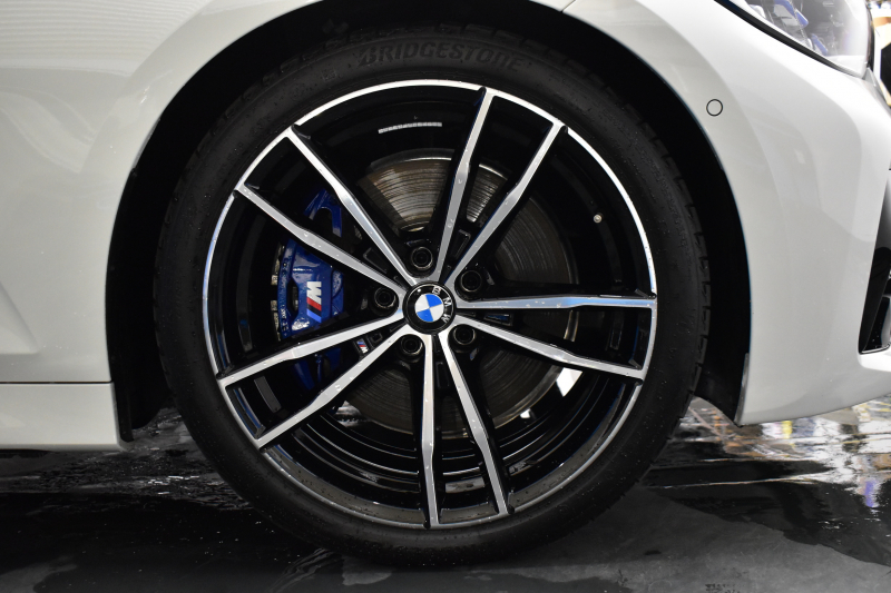 BMW 3シリーズ 330i Mｽﾎﾟｰﾂ G20型 高出力 1ｵｰﾅｰ ﾃﾞﾋﾞｭｰ&ｲﾉﾍﾞｰｼｮﾝ&ｺﾝﾌｫｰﾄP ﾚｰｻﾞｰLEDﾗｲﾄ ﾋｰﾀｰ付黒革 ACC HUD 19AW Mｽﾎﾟｰﾂﾌﾞﾚｰｷ 全周囲ｶﾒﾗ3Dﾋﾞｭｰ ｼﾞｪｽﾁｬｰｺﾝﾄﾛｰﾙ付ﾀｯﾁﾊﾟﾈﾙﾅﾋﾞ ｱｯﾌﾟﾙｶｰﾌﾟﾚｲ ﾜｲﾔﾚｽ充電 2年保証