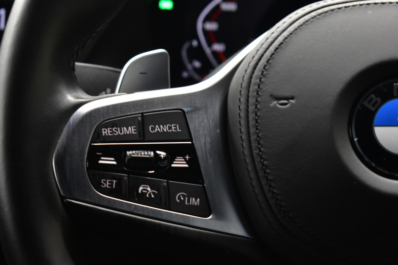 BMW 1シリーズ M135i xDrive ﾌﾙﾀｲﾑ4WD ﾃﾞﾋﾞｭｰ&ｺﾝﾌｫｰﾄ&ﾅﾋﾞｹﾞｰｼｮﾝP ｱﾙｶﾝﾀｰﾗMｽﾎﾟｰﾂｼｰﾄ&ﾌﾞﾚｰｷ 可変ｻｽ ACC LCW ﾗｲﾌﾞｺｯｸﾋﾟｯﾄ ﾀｯﾁﾊﾟﾈﾙﾅﾋﾞ ｱｯﾌﾟﾙｶｰﾌﾟﾚｲ ﾍｷｻｺﾞﾅﾙLEDﾍｯﾄﾞﾗｲﾄ 電動Rｹﾞｰﾄ 2年保証