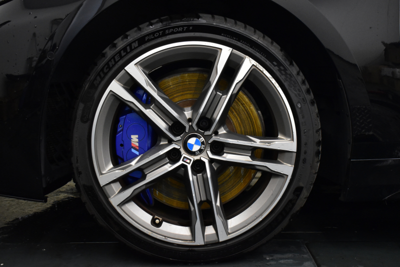 BMW 1シリーズ M135i xDrive ﾌﾙﾀｲﾑ4WD ﾃﾞﾋﾞｭｰ&ｺﾝﾌｫｰﾄ&ﾅﾋﾞｹﾞｰｼｮﾝP ｱﾙｶﾝﾀｰﾗMｽﾎﾟｰﾂｼｰﾄ&ﾌﾞﾚｰｷ 可変ｻｽ ACC LCW ﾗｲﾌﾞｺｯｸﾋﾟｯﾄ ﾀｯﾁﾊﾟﾈﾙﾅﾋﾞ ｱｯﾌﾟﾙｶｰﾌﾟﾚｲ ﾍｷｻｺﾞﾅﾙLEDﾍｯﾄﾞﾗｲﾄ 電動Rｹﾞｰﾄ 2年保証