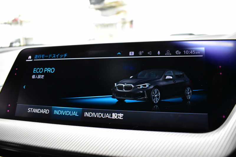 BMW 1シリーズ M135i xDrive ﾌﾙﾀｲﾑ4WD ﾃﾞﾋﾞｭｰ&ｺﾝﾌｫｰﾄ&ﾅﾋﾞｹﾞｰｼｮﾝP ｱﾙｶﾝﾀｰﾗMｽﾎﾟｰﾂｼｰﾄ&ﾌﾞﾚｰｷ 可変ｻｽ ACC LCW ﾗｲﾌﾞｺｯｸﾋﾟｯﾄ ﾀｯﾁﾊﾟﾈﾙﾅﾋﾞ ｱｯﾌﾟﾙｶｰﾌﾟﾚｲ ﾍｷｻｺﾞﾅﾙLEDﾍｯﾄﾞﾗｲﾄ 電動Rｹﾞｰﾄ 2年保証