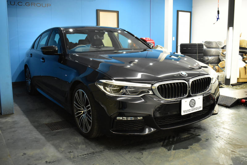 BMW 5シリーズ 523d Mｽﾎﾟｰﾂ ﾊｲﾗｲﾝP ｿﾌﾄｸﾛｰｽﾞﾄﾞｱ 全席ﾋｰﾀｰ付黒革 LEDﾍｯﾄﾞﾗｲﾄ 追従ACC HUD ｼﾞｪｽﾁｬｰｺﾝﾄﾛｰﾙ 車線変更&逸脱警告 衝突軽減B ﾀｯﾁﾊﾟﾈﾙ対応iﾄﾞﾗｲﾌﾞHDDﾅﾋﾞﾌﾙｾｸﾞ 3Dﾋﾞｭｰ Bｶﾒﾗ 液晶ﾒｰﾀｰﾊﾟﾈﾙ 電動ﾄﾗﾝｸ 19AW 2年保証