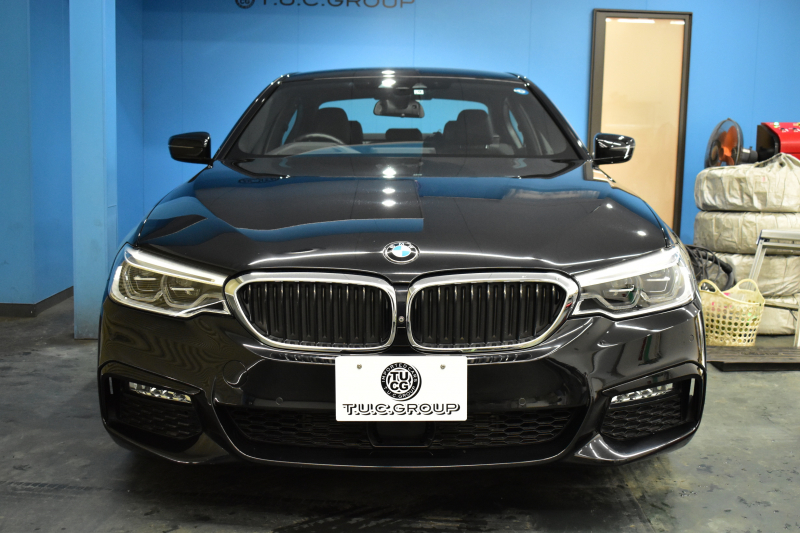 BMW 5シリーズ 523d Mｽﾎﾟｰﾂ ﾊｲﾗｲﾝP ｿﾌﾄｸﾛｰｽﾞﾄﾞｱ 全席ﾋｰﾀｰ付黒革 LEDﾍｯﾄﾞﾗｲﾄ 追従ACC HUD ｼﾞｪｽﾁｬｰｺﾝﾄﾛｰﾙ 車線変更&逸脱警告 衝突軽減B ﾀｯﾁﾊﾟﾈﾙ対応iﾄﾞﾗｲﾌﾞHDDﾅﾋﾞﾌﾙｾｸﾞ 3Dﾋﾞｭｰ Bｶﾒﾗ 液晶ﾒｰﾀｰﾊﾟﾈﾙ 電動ﾄﾗﾝｸ 19AW 2年保証