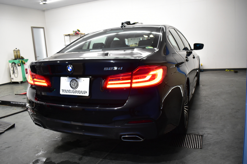 BMW 5シリーズ 523d Mｽﾎﾟｰﾂ ﾊｲﾗｲﾝP ｿﾌﾄｸﾛｰｽﾞﾄﾞｱ 全席ﾋｰﾀｰ付黒革 LEDﾍｯﾄﾞﾗｲﾄ 追従ACC HUD ｼﾞｪｽﾁｬｰｺﾝﾄﾛｰﾙ 車線変更&逸脱警告 衝突軽減B ﾀｯﾁﾊﾟﾈﾙ対応iﾄﾞﾗｲﾌﾞHDDﾅﾋﾞﾌﾙｾｸﾞ 3Dﾋﾞｭｰ Bｶﾒﾗ 液晶ﾒｰﾀｰﾊﾟﾈﾙ 電動ﾄﾗﾝｸ 19AW 2年保証