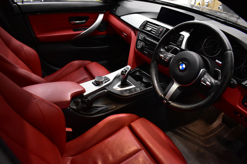 BMW 4シリーズ 435iｸﾞﾗﾝｸｰﾍﾟ Mｽﾎﾟｰﾂ ﾌｧｽﾄﾄﾗｯｸ&ｱﾄﾞﾊﾞﾝｽﾄﾞｱｸﾃｨﾌﾞｾｰﾌﾃｨｰP ｻﾝﾙｰﾌ 追従ACC ｱﾀﾞﾌﾟﾃｨﾌﾞLEDﾍｯﾄﾞﾗｲﾄ HUD ﾋｰﾀｰ付赤革 可変Mｻｽ ﾊｰﾏﾝｶｰﾄﾞﾝ 衝突軽減ﾌﾞﾚｰｷ 車線逸脱&歩行者警告 ﾀｯﾁﾊﾟｯﾄﾞiﾄﾞﾗｲﾌﾞ 19AW Bｶﾒﾗ ｽﾏｰﾄｷｰ 2年保証