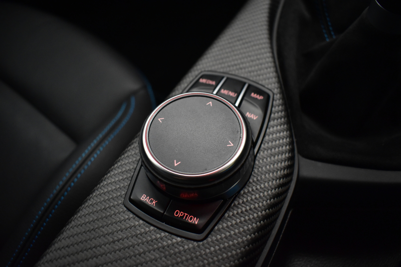 BMW Mシリーズ M2 ｺﾝﾍﾟﾃｨｼｮﾝ 6速MT LCI後期 ｺﾝﾍﾟﾃｨｼｮﾝ専用410馬力ｴﾝｼﾞﾝ ﾍｷｻｺﾞﾅﾙLEDﾍｯﾄﾞﾗｲﾄ&ﾃｰﾙ ﾋｰﾀｰ付黒革 ﾀｯﾁﾊﾟﾈﾙHDDﾅﾋﾞBｶﾒﾗ 専用19AW 車線逸脱&歩行者警告 衝突軽減ﾌﾞﾚｰｷ ｶｰﾎﾞﾝｲﾝﾃﾘｱ Mｼｰﾄﾍﾞﾙﾄ  2年保証