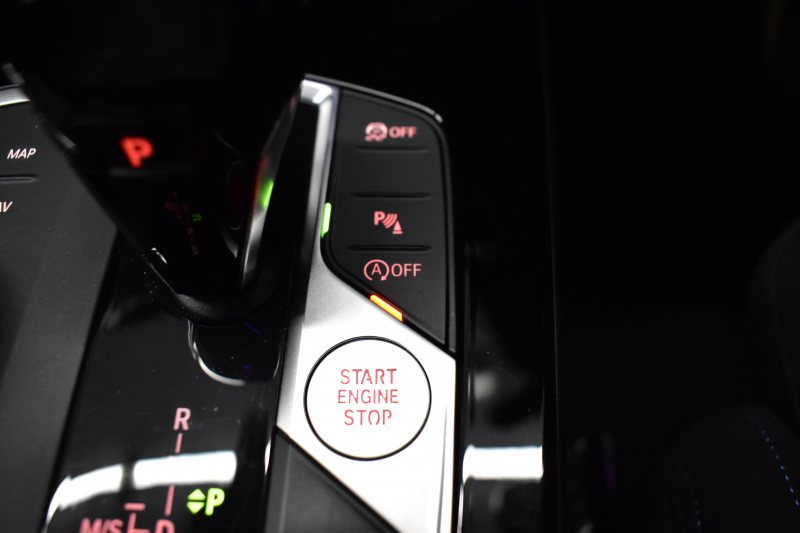 BMW 1シリーズ M135i xDrive ﾌﾙﾀｲﾑ4WD ﾃﾞﾋﾞｭｰ&ｺﾝﾌｫｰﾄ&ﾅﾋﾞｹﾞｰｼｮﾝP ｱﾙｶﾝﾀｰﾗMｽﾎﾟｰﾂｼｰﾄ&ﾌﾞﾚｰｷ 可変ｻｽ Mﾊﾟﾌｫﾘｱｽﾎﾟｲﾗｰ ACC ﾗｲﾌﾞｺｯｸﾋﾟｯﾄ ﾀｯﾁﾊﾟﾈﾙﾅﾋﾞ ｱｯﾌﾟﾙｶｰﾌﾟﾚｲ ﾍｷｻｺﾞﾅﾙLEDﾍｯﾄﾞﾗｲﾄ 2年保証