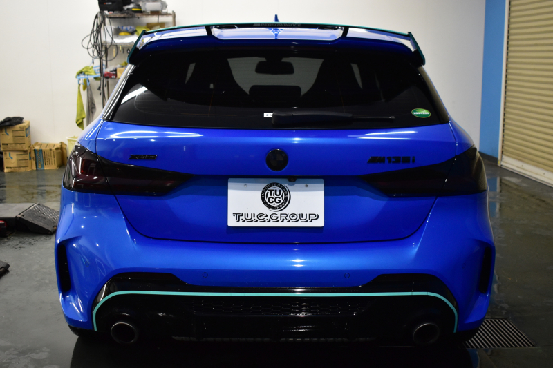 BMW 1シリーズ M135i xDrive ﾌﾙﾀｲﾑ4WD ﾃﾞﾋﾞｭｰ&ｺﾝﾌｫｰﾄ&ﾅﾋﾞｹﾞｰｼｮﾝP ｱﾙｶﾝﾀｰﾗMｽﾎﾟｰﾂｼｰﾄ&ﾌﾞﾚｰｷ 可変ｻｽ Mﾊﾟﾌｫﾘｱｽﾎﾟｲﾗｰ ACC ﾗｲﾌﾞｺｯｸﾋﾟｯﾄ ﾀｯﾁﾊﾟﾈﾙﾅﾋﾞ ｱｯﾌﾟﾙｶｰﾌﾟﾚｲ ﾍｷｻｺﾞﾅﾙLEDﾍｯﾄﾞﾗｲﾄ 2年保証