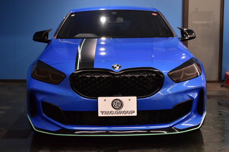 BMW 1シリーズ M135i xDrive ﾌﾙﾀｲﾑ4WD ﾃﾞﾋﾞｭｰ&ｺﾝﾌｫｰﾄ&ﾅﾋﾞｹﾞｰｼｮﾝP ｱﾙｶﾝﾀｰﾗMｽﾎﾟｰﾂｼｰﾄ&ﾌﾞﾚｰｷ 可変ｻｽ Mﾊﾟﾌｫﾘｱｽﾎﾟｲﾗｰ ACC ﾗｲﾌﾞｺｯｸﾋﾟｯﾄ ﾀｯﾁﾊﾟﾈﾙﾅﾋﾞ ｱｯﾌﾟﾙｶｰﾌﾟﾚｲ ﾍｷｻｺﾞﾅﾙLEDﾍｯﾄﾞﾗｲﾄ 2年保証