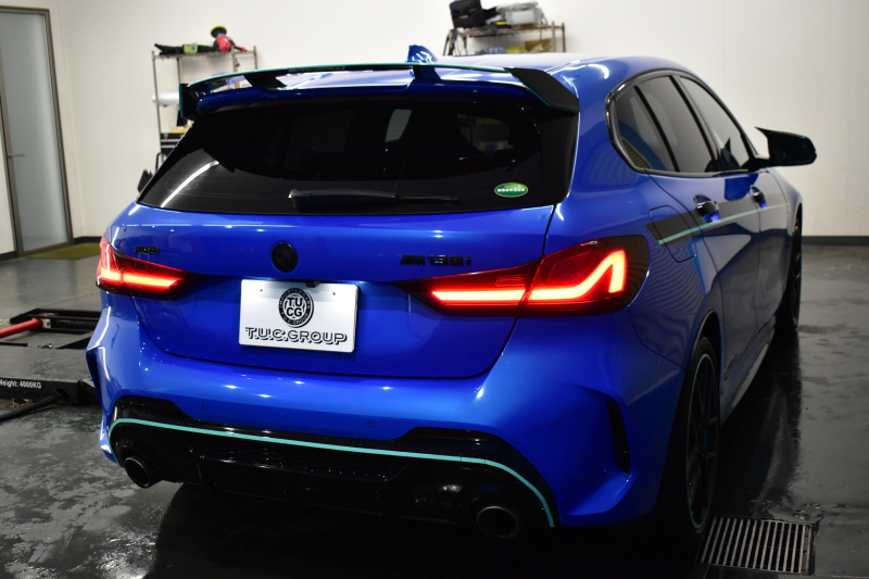 BMW 1シリーズ M135i xDrive ﾌﾙﾀｲﾑ4WD ﾃﾞﾋﾞｭｰ&ｺﾝﾌｫｰﾄ&ﾅﾋﾞｹﾞｰｼｮﾝP ｱﾙｶﾝﾀｰﾗMｽﾎﾟｰﾂｼｰﾄ&ﾌﾞﾚｰｷ 可変ｻｽ Mﾊﾟﾌｫﾘｱｽﾎﾟｲﾗｰ ACC ﾗｲﾌﾞｺｯｸﾋﾟｯﾄ ﾀｯﾁﾊﾟﾈﾙﾅﾋﾞ ｱｯﾌﾟﾙｶｰﾌﾟﾚｲ ﾍｷｻｺﾞﾅﾙLEDﾍｯﾄﾞﾗｲﾄ 2年保証