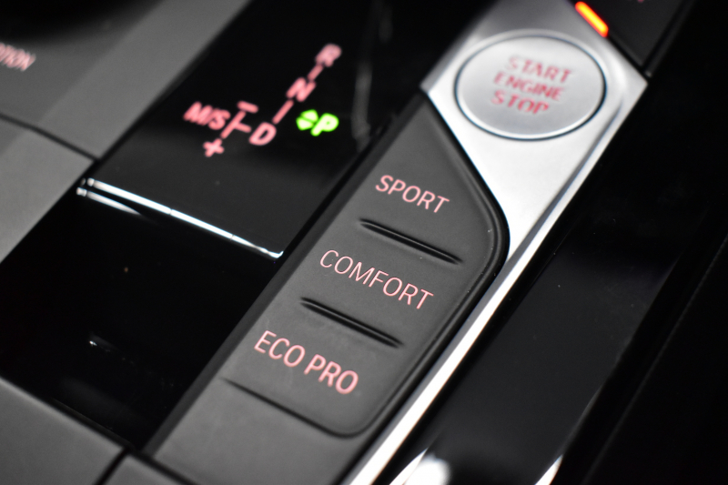 BMW 1シリーズ M135i xDrive 4WD ﾃﾞﾋﾞｭｰP ﾋｰﾀｰ付ﾌﾞﾗｯｸﾚｻﾞｰMｽﾎﾟｰﾂｼｰﾄ 可変ｻｽﾍﾟﾝｼｮﾝ H&Rｽﾎﾟｰﾂｽﾌﾟﾘﾝｸﾞ Mｼｰﾄﾍﾞﾙﾄ HiFiｽﾋﾟｰｶｰ Mｽﾎﾟｰﾂﾌﾞﾚｰｷ ACC BMWﾗｲﾌﾞｺｯｸﾋﾟｯﾄ ﾀｯﾁﾊﾟﾈﾙﾅﾋﾞ ｱｯﾌﾟﾙｶｰﾌﾟﾚｲ ﾍｷｻｺﾞﾅﾙLEDﾍｯﾄﾞﾗｲﾄ 2年保証