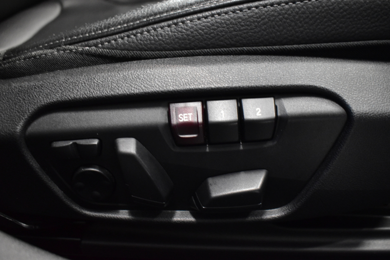 BMW 1シリーズ M135i xDrive 4WD ﾃﾞﾋﾞｭｰP ﾋｰﾀｰ付ﾌﾞﾗｯｸﾚｻﾞｰMｽﾎﾟｰﾂｼｰﾄ 可変ｻｽﾍﾟﾝｼｮﾝ H&Rｽﾎﾟｰﾂｽﾌﾟﾘﾝｸﾞ Mｼｰﾄﾍﾞﾙﾄ HiFiｽﾋﾟｰｶｰ Mｽﾎﾟｰﾂﾌﾞﾚｰｷ ACC BMWﾗｲﾌﾞｺｯｸﾋﾟｯﾄ ﾀｯﾁﾊﾟﾈﾙﾅﾋﾞ ｱｯﾌﾟﾙｶｰﾌﾟﾚｲ ﾍｷｻｺﾞﾅﾙLEDﾍｯﾄﾞﾗｲﾄ 2年保証