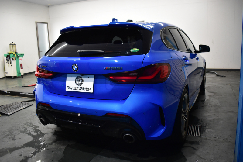 BMW 1シリーズ M135i xDrive 4WD ﾃﾞﾋﾞｭｰP ﾋｰﾀｰ付ﾌﾞﾗｯｸﾚｻﾞｰMｽﾎﾟｰﾂｼｰﾄ 可変ｻｽﾍﾟﾝｼｮﾝ H&Rｽﾎﾟｰﾂｽﾌﾟﾘﾝｸﾞ Mｼｰﾄﾍﾞﾙﾄ HiFiｽﾋﾟｰｶｰ Mｽﾎﾟｰﾂﾌﾞﾚｰｷ ACC BMWﾗｲﾌﾞｺｯｸﾋﾟｯﾄ ﾀｯﾁﾊﾟﾈﾙﾅﾋﾞ ｱｯﾌﾟﾙｶｰﾌﾟﾚｲ ﾍｷｻｺﾞﾅﾙLEDﾍｯﾄﾞﾗｲﾄ 2年保証