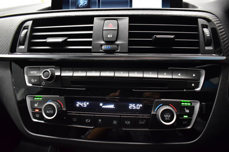 BMW Mシリーズ M2 ｺﾝﾍﾟﾃｨｼｮﾝ MDCT 7速DCT LCI後期 ﾍｷｻｺﾞﾅﾙLEDﾍｯﾄﾞﾗｲﾄ&ﾃｰﾙ ﾋｰﾀｰ付黒革 harman/kardon ﾀｯﾁﾊﾟﾈﾙHDDﾅﾋﾞBｶﾒﾗ 19AW 車線逸脱&歩行者警告 衝突軽減ﾌﾞﾚｰｷ ｶｰﾎﾞﾝｲﾝﾃﾘｱ Mｼｰﾄﾍﾞﾙﾄ  2年保証