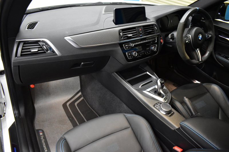 BMW Mシリーズ M2 ｺﾝﾍﾟﾃｨｼｮﾝ MDCT 7速DCT LCI後期 ﾍｷｻｺﾞﾅﾙLEDﾍｯﾄﾞﾗｲﾄ&ﾃｰﾙ ﾋｰﾀｰ付黒革 harman/kardon ﾀｯﾁﾊﾟﾈﾙHDDﾅﾋﾞBｶﾒﾗ 19AW 車線逸脱&歩行者警告 衝突軽減ﾌﾞﾚｰｷ ｶｰﾎﾞﾝｲﾝﾃﾘｱ Mｼｰﾄﾍﾞﾙﾄ  2年保証