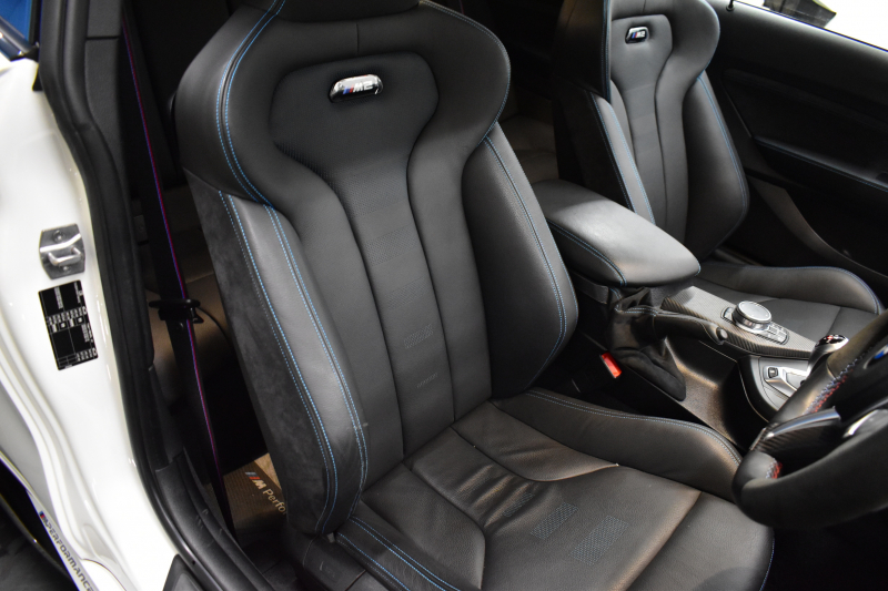 BMW Mシリーズ M2 ｺﾝﾍﾟﾃｨｼｮﾝ MDCT 7速DCT LCI後期 ﾍｷｻｺﾞﾅﾙLEDﾍｯﾄﾞﾗｲﾄ&ﾃｰﾙ ﾋｰﾀｰ付黒革 harman/kardon ﾀｯﾁﾊﾟﾈﾙHDDﾅﾋﾞBｶﾒﾗ 19AW 車線逸脱&歩行者警告 衝突軽減ﾌﾞﾚｰｷ ｶｰﾎﾞﾝｲﾝﾃﾘｱ Mｼｰﾄﾍﾞﾙﾄ  2年保証