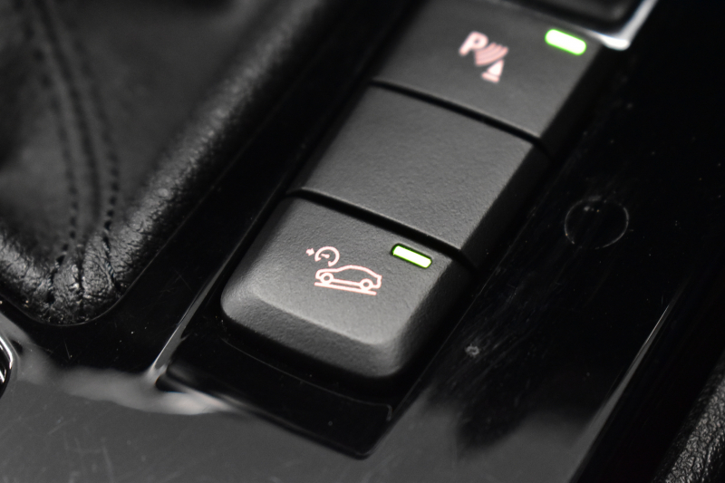 BMW X2 xDrive 20i MｽﾎﾟｰﾂX 4WD ｾﾚｸﾄ&ﾊｲﾗｲﾝ&ｱﾄﾞﾊﾞﾝｽﾄﾞｱｸﾃｨﾌﾞｾｰﾌﾃｨ‐&ｺﾝﾌｫｰﾄP ﾊﾟﾉﾗﾏSR ﾍｷｻｺﾞﾅﾙLEDﾍｯﾄﾞﾗｲﾄ 追従ACC HUD ﾋｰﾀｰ付電動茶革 HiFiｽﾋﾟｰｶｰ 衝突軽減ﾌﾞﾚｰｷ 19AW ﾀｯﾁﾊﾟﾈﾙﾅﾋﾞBｶﾒﾗ 前後PDC Pｱｼｽﾄ 電動Rｹﾞｰﾄ 2年保証