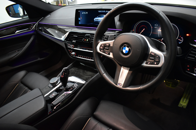 BMW 5シリーズ 523i Mｽﾎﾟｰﾂ G30型 ﾊｲﾗｲﾝP 全席ﾋｰﾀｰ付黒革 LEDﾍｯﾄﾞﾗｲﾄ 追従ACC 車線変更&逸脱警告 衝突軽減B ﾀｯﾁﾊﾟﾈﾙ対応iﾄﾞﾗｲﾌﾞHDDﾅﾋﾞﾌﾙｾｸﾞ 全周囲ｶﾒﾗ3Dﾋﾞｭｰ Bｶﾒﾗ 液晶ﾒｰﾀｰﾊﾟﾈﾙ 電動ﾄﾗﾝｸ 19AW 2年保証