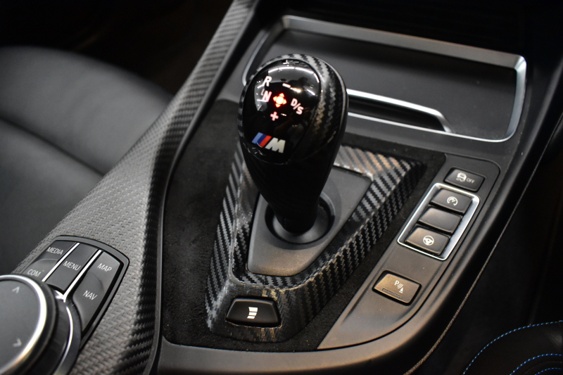 BMW Mシリーズ M2 ｺﾝﾍﾟﾃｨｼｮﾝ MDCT 7速DCT LCI後期 ｺﾝﾍﾟﾃｨｼｮﾝ専用410馬力ｴﾝｼﾞﾝ ﾍｷｻｺﾞﾅﾙLEDﾍｯﾄﾞﾗｲﾄ&ﾃｰﾙ ﾋｰﾀｰ付黒革 ﾀｯﾁﾊﾟﾈﾙHDDﾅﾋﾞBｶﾒﾗ 専用19AW 車線逸脱&歩行者警告 衝突軽減ﾌﾞﾚｰｷ ｶｰﾎﾞﾝｲﾝﾃﾘｱ Mｼｰﾄﾍﾞﾙﾄ 2年保証