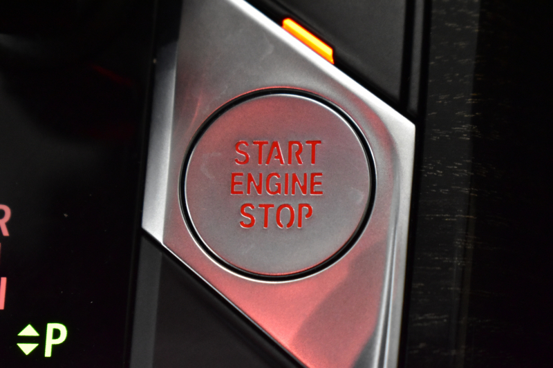 BMW 3シリーズ 330i Mｽﾎﾟｰﾂ 高出力 ﾊｲﾗｲﾝ＆ｺﾝﾌｫｰﾄP ﾋｰﾀｰ付黒革 追従ACC Mｽﾎﾟｰﾂﾌﾞﾚｰｷ 全周囲ｶﾒﾗ3Dﾋﾞｭｰ LEDﾍｯﾄﾞﾗｲﾄ ﾀｯﾁﾊﾟﾈﾙﾅﾋﾞ ｱｯﾌﾟﾙｶｰﾌﾟﾚｲ ﾜｲﾔﾚｽ充電 ｳｯﾄﾞｲﾝﾃﾘｱ 電動ﾄﾗﾝｸ 18AW 2年保証