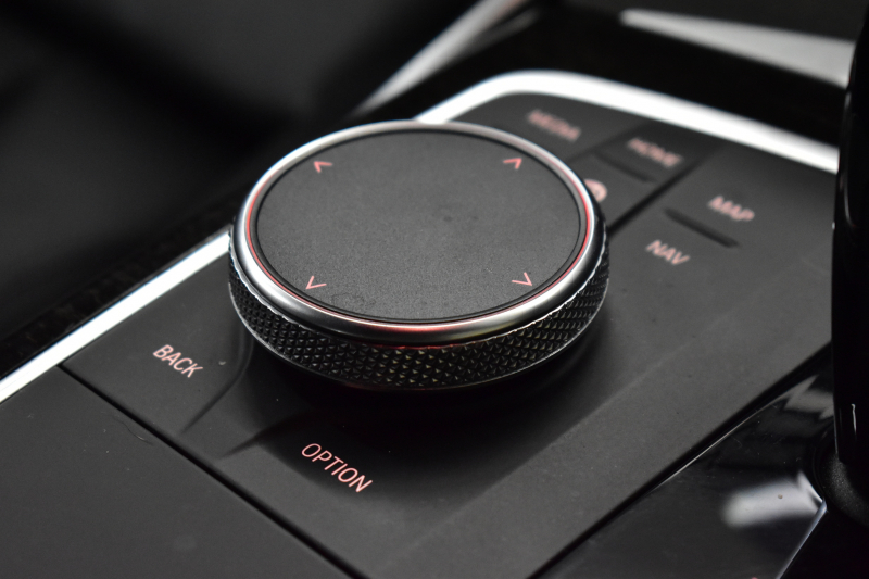 BMW 3シリーズ 330i Mｽﾎﾟｰﾂ 高出力 ﾊｲﾗｲﾝ＆ｺﾝﾌｫｰﾄP ﾋｰﾀｰ付黒革 追従ACC Mｽﾎﾟｰﾂﾌﾞﾚｰｷ 全周囲ｶﾒﾗ3Dﾋﾞｭｰ LEDﾍｯﾄﾞﾗｲﾄ ﾀｯﾁﾊﾟﾈﾙﾅﾋﾞ ｱｯﾌﾟﾙｶｰﾌﾟﾚｲ ﾜｲﾔﾚｽ充電 ｳｯﾄﾞｲﾝﾃﾘｱ 電動ﾄﾗﾝｸ 18AW 2年保証