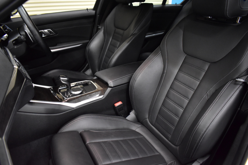 BMW 3シリーズ 330i Mｽﾎﾟｰﾂ 高出力 ﾊｲﾗｲﾝ＆ｺﾝﾌｫｰﾄP ﾋｰﾀｰ付黒革 追従ACC Mｽﾎﾟｰﾂﾌﾞﾚｰｷ 全周囲ｶﾒﾗ3Dﾋﾞｭｰ LEDﾍｯﾄﾞﾗｲﾄ ﾀｯﾁﾊﾟﾈﾙﾅﾋﾞ ｱｯﾌﾟﾙｶｰﾌﾟﾚｲ ﾜｲﾔﾚｽ充電 ｳｯﾄﾞｲﾝﾃﾘｱ 電動ﾄﾗﾝｸ 18AW 2年保証