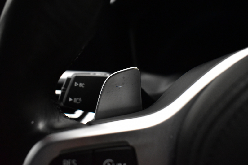 BMW 3シリーズ 330i Mｽﾎﾟｰﾂ 高出力 ﾊｲﾗｲﾝ＆ｺﾝﾌｫｰﾄP ﾋｰﾀｰ付黒革 追従ACC Mｽﾎﾟｰﾂﾌﾞﾚｰｷ 全周囲ｶﾒﾗ3Dﾋﾞｭｰ LEDﾍｯﾄﾞﾗｲﾄ ﾀｯﾁﾊﾟﾈﾙﾅﾋﾞ ｱｯﾌﾟﾙｶｰﾌﾟﾚｲ ﾜｲﾔﾚｽ充電 ｳｯﾄﾞｲﾝﾃﾘｱ 電動ﾄﾗﾝｸ 18AW 2年保証