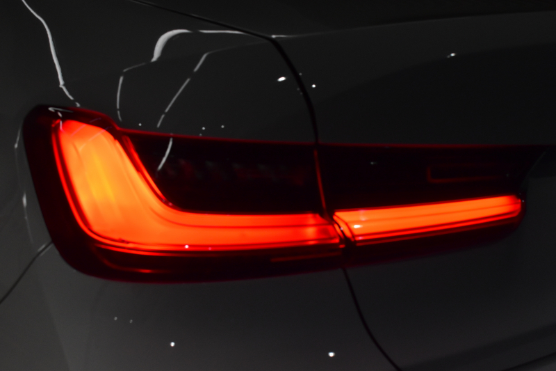 BMW 3シリーズ 330i Mｽﾎﾟｰﾂ 高出力 ﾊｲﾗｲﾝ＆ｺﾝﾌｫｰﾄP ﾋｰﾀｰ付黒革 追従ACC Mｽﾎﾟｰﾂﾌﾞﾚｰｷ 全周囲ｶﾒﾗ3Dﾋﾞｭｰ LEDﾍｯﾄﾞﾗｲﾄ ﾀｯﾁﾊﾟﾈﾙﾅﾋﾞ ｱｯﾌﾟﾙｶｰﾌﾟﾚｲ ﾜｲﾔﾚｽ充電 ｳｯﾄﾞｲﾝﾃﾘｱ 電動ﾄﾗﾝｸ 18AW 2年保証