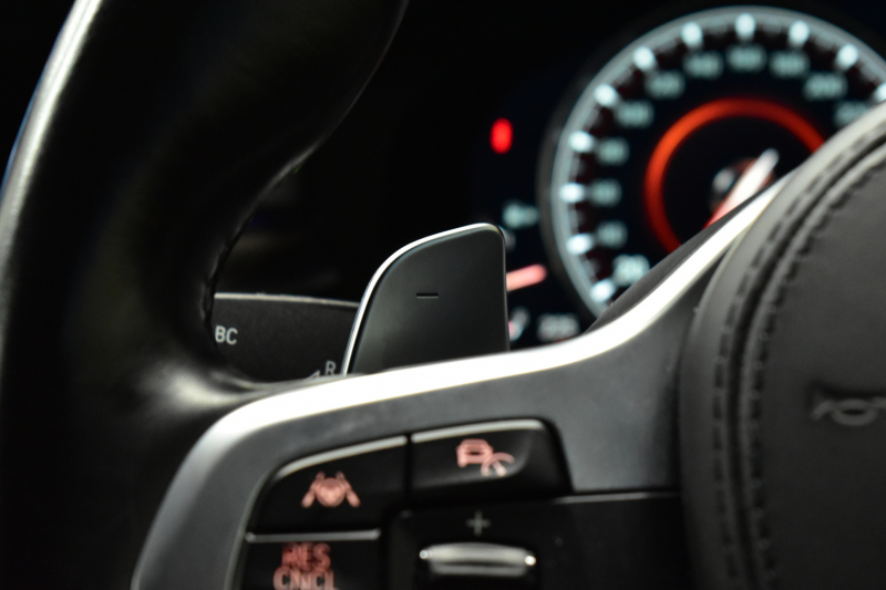 BMW 5シリーズ 530e Mｽﾎﾟｰﾂ PHEV ﾃﾞﾋﾞｭｰP ｿﾌﾄｸﾛｰｽﾞﾄﾞｱ 全席ﾋｰﾀｰ付黒革 LEDﾍｯﾄﾞﾗｲﾄ 追従ACC HUD ｼﾞｪｽﾁｬｰｺﾝﾄﾛｰﾙ 車線変更&逸脱警告 衝突軽減B ﾀｯﾁﾊﾟﾈﾙ対応iﾄﾞﾗｲﾌﾞHDDﾅﾋﾞﾌﾙｾｸﾞ 3Dﾋﾞｭｰ全周囲ｶﾒﾗ 液晶ﾒｰﾀｰ 電動ﾄﾗﾝｸ  KW車高調 19AW 2年保証