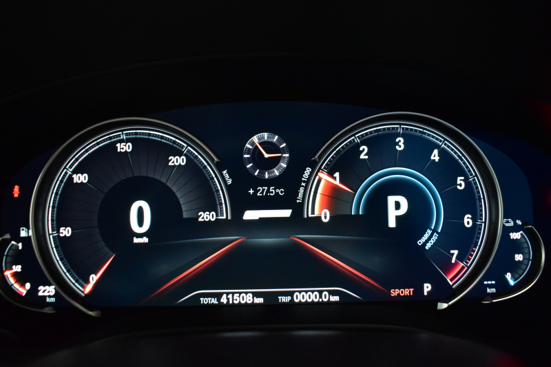 BMW 5シリーズ 530e Mｽﾎﾟｰﾂ PHEV ﾃﾞﾋﾞｭｰP ｿﾌﾄｸﾛｰｽﾞﾄﾞｱ 全席ﾋｰﾀｰ付黒革 LEDﾍｯﾄﾞﾗｲﾄ 追従ACC HUD ｼﾞｪｽﾁｬｰｺﾝﾄﾛｰﾙ 車線変更&逸脱警告 衝突軽減B ﾀｯﾁﾊﾟﾈﾙ対応iﾄﾞﾗｲﾌﾞHDDﾅﾋﾞﾌﾙｾｸﾞ 3Dﾋﾞｭｰ全周囲ｶﾒﾗ 液晶ﾒｰﾀｰ 電動ﾄﾗﾝｸ  KW車高調 19AW 2年保証