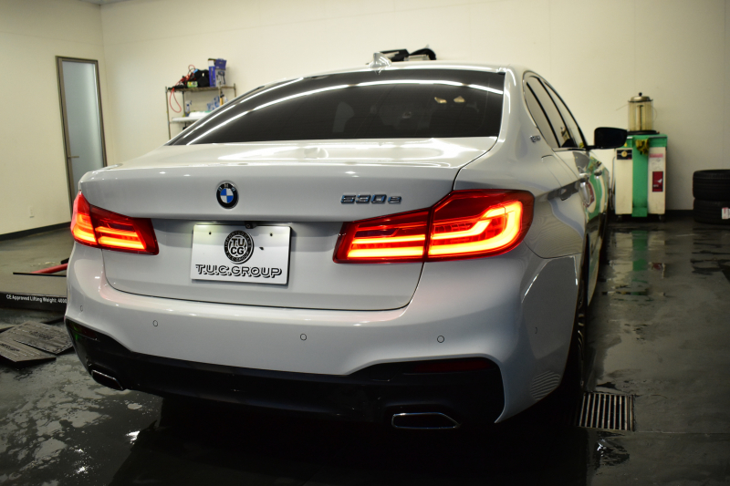 BMW 5シリーズ 530e Mｽﾎﾟｰﾂ PHEV ﾃﾞﾋﾞｭｰP ｿﾌﾄｸﾛｰｽﾞﾄﾞｱ 全席ﾋｰﾀｰ付黒革 LEDﾍｯﾄﾞﾗｲﾄ 追従ACC HUD ｼﾞｪｽﾁｬｰｺﾝﾄﾛｰﾙ 車線変更&逸脱警告 衝突軽減B ﾀｯﾁﾊﾟﾈﾙ対応iﾄﾞﾗｲﾌﾞHDDﾅﾋﾞﾌﾙｾｸﾞ 3Dﾋﾞｭｰ全周囲ｶﾒﾗ 液晶ﾒｰﾀｰ 電動ﾄﾗﾝｸ  KW車高調 19AW 2年保証