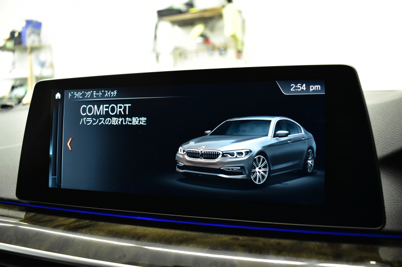BMW 5シリーズ 530e Mｽﾎﾟｰﾂ PHEV ﾃﾞﾋﾞｭｰP ｿﾌﾄｸﾛｰｽﾞﾄﾞｱ 全席ﾋｰﾀｰ付黒革 LEDﾍｯﾄﾞﾗｲﾄ 追従ACC HUD ｼﾞｪｽﾁｬｰｺﾝﾄﾛｰﾙ 車線変更&逸脱警告 衝突軽減B ﾀｯﾁﾊﾟﾈﾙ対応iﾄﾞﾗｲﾌﾞHDDﾅﾋﾞﾌﾙｾｸﾞ 3Dﾋﾞｭｰ全周囲ｶﾒﾗ 液晶ﾒｰﾀｰ 電動ﾄﾗﾝｸ  KW車高調 19AW 2年保証