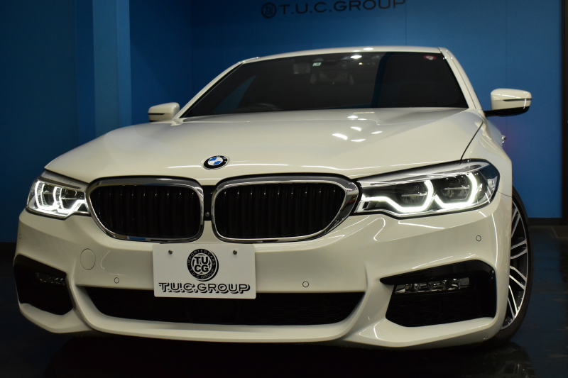 BMW 5シリーズ 530e Mｽﾎﾟｰﾂ PHEV ﾃﾞﾋﾞｭｰP ｿﾌﾄｸﾛｰｽﾞﾄﾞｱ 全席ﾋｰﾀｰ付黒革 LEDﾍｯﾄﾞﾗｲﾄ 追従ACC HUD ｼﾞｪｽﾁｬｰｺﾝﾄﾛｰﾙ 車線変更&逸脱警告 衝突軽減B ﾀｯﾁﾊﾟﾈﾙ対応iﾄﾞﾗｲﾌﾞHDDﾅﾋﾞﾌﾙｾｸﾞ 3Dﾋﾞｭｰ全周囲ｶﾒﾗ 液晶ﾒｰﾀｰ 電動ﾄﾗﾝｸ  KW車高調 19AW 2年保証